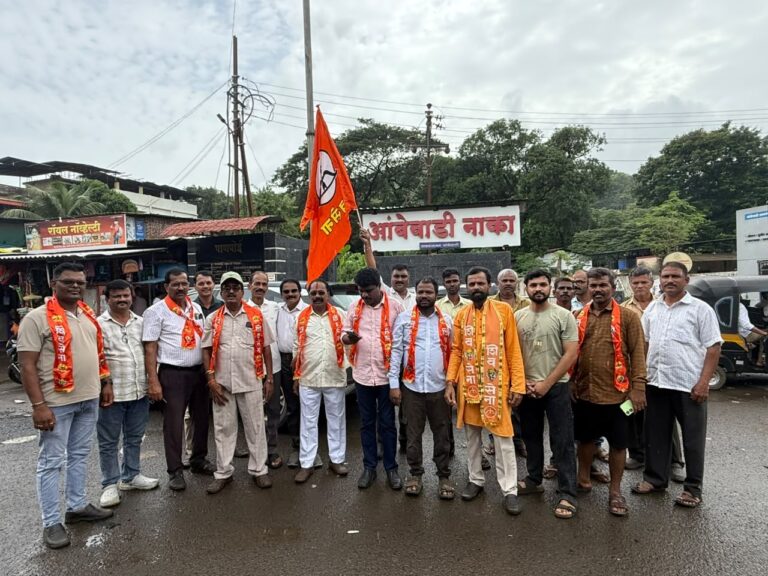 मंत्री भरतशेठ गोगावले यांची रायगड पालकमंत्री निवड होताच कोलाड मध्ये शिवसैनिकांचा जल्लोष फटाके फोडून साजरा केला आनंदोत्सव