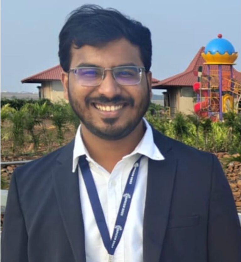 तळा शहराच्या शिरपेचात मानाचा तुरा; उपनगराध्यक्ष चंद्रकांत रोडे यांचे चिरंजीव अथर्व बनले ‘एम.डी. डॉक्टर